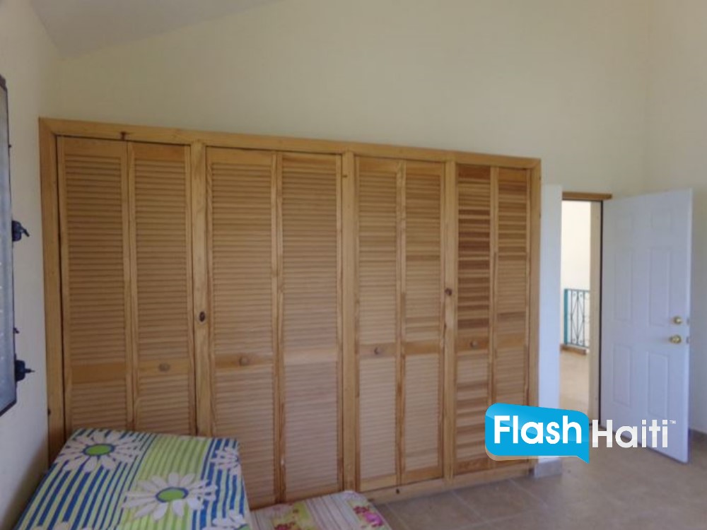 Trésor d’investissement à Jacmel : 3 maisons + 2 studios sur un grand terrain