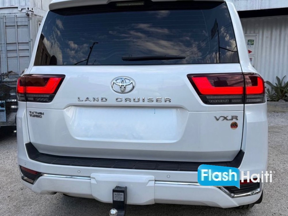 2022 Toyota Land Cruiser LC300