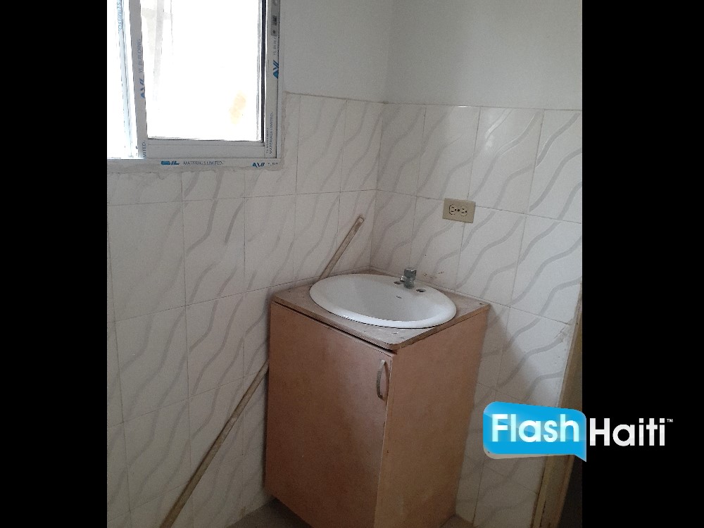 Appartement Neuf a Louer a Diegue, Petionville – 2 Chambres, Parking et Reservoir