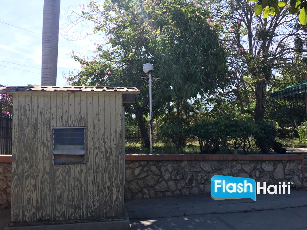Spacious 3-Bedroom, 3-Bathroom Family Home for Sale in Belvil