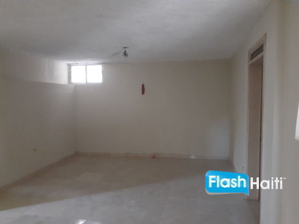 Appartement Neuf a Louer a Diegue, Petionville – 2 Chambres, Parking et Reservoir